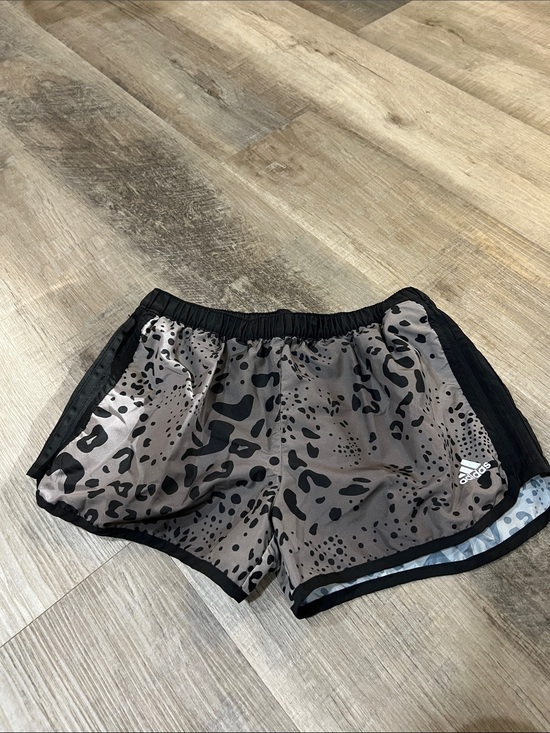 adidas Pants - Women’s Adidas Climalite Cheetah print shorts with built in liner size Small